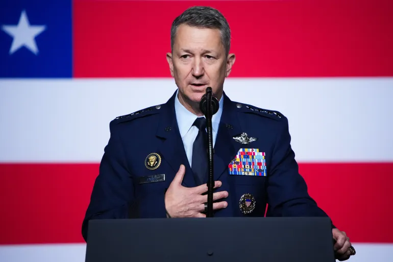 رئيس هيئة الأركان الأميركية: نطبق الحصار على كل السفن المرتبطة بإيران
