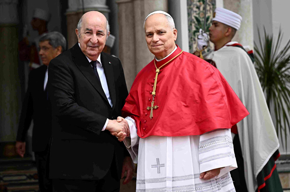 البابا لاوون يصل الجزائر في زيارة غير مسبوقة لحبر أعظم