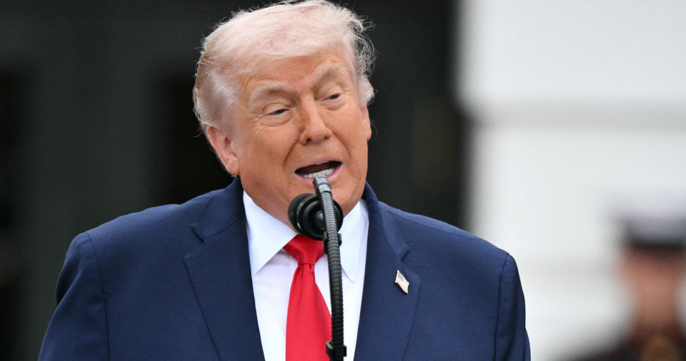 ترامب يتمسك بحصار إيران البحري حتى اتفاق نووي جديد