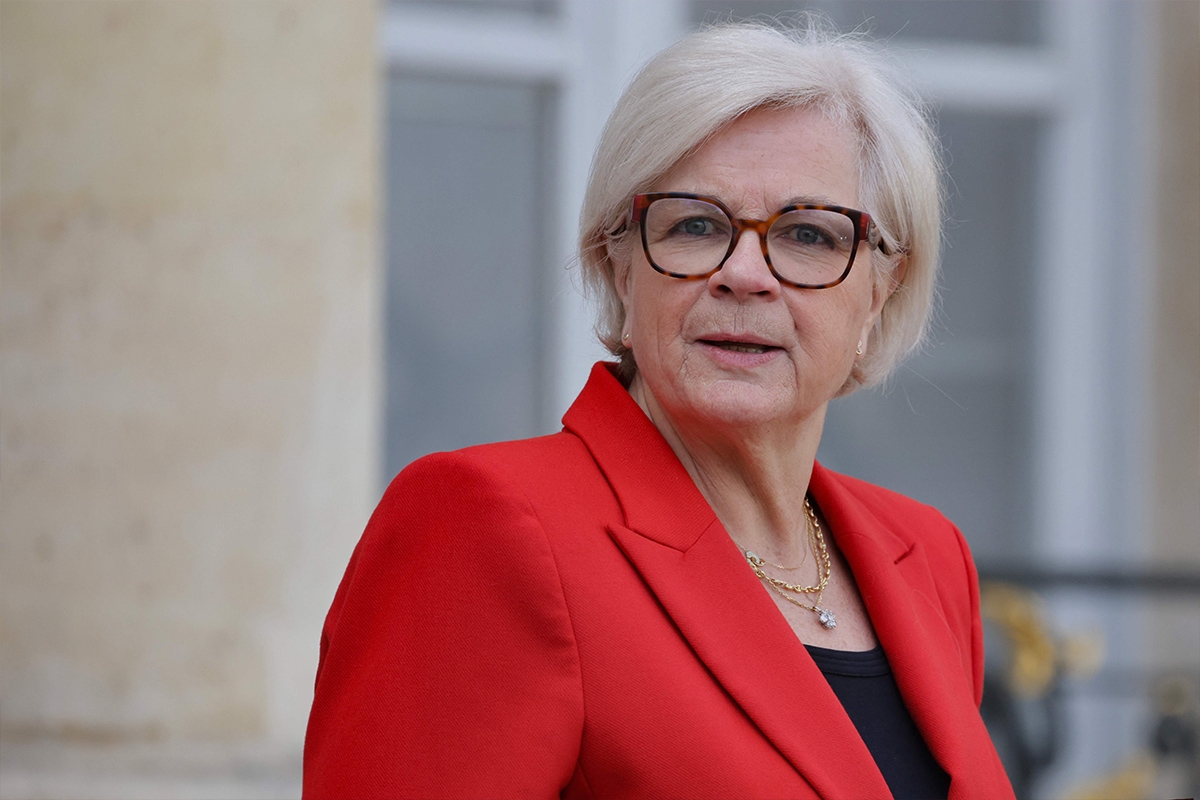 وزيرة الجيوش الفرنسية: حزب الله ارتكب خطأ غير مقبول حين جر لبنان إلى الحرب وعليه أن يوقف هجماته على إسرائيل