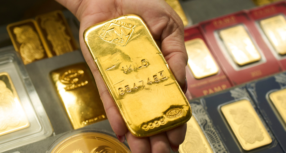 مخاوف التضخم وأزمة إيران تضغط على أسعار المعدن الأصفر