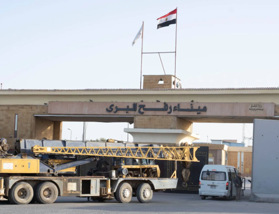 إسرائيل تعلن فتح معبر رفح بشكل محدود لعبور سكان قطاع غزة