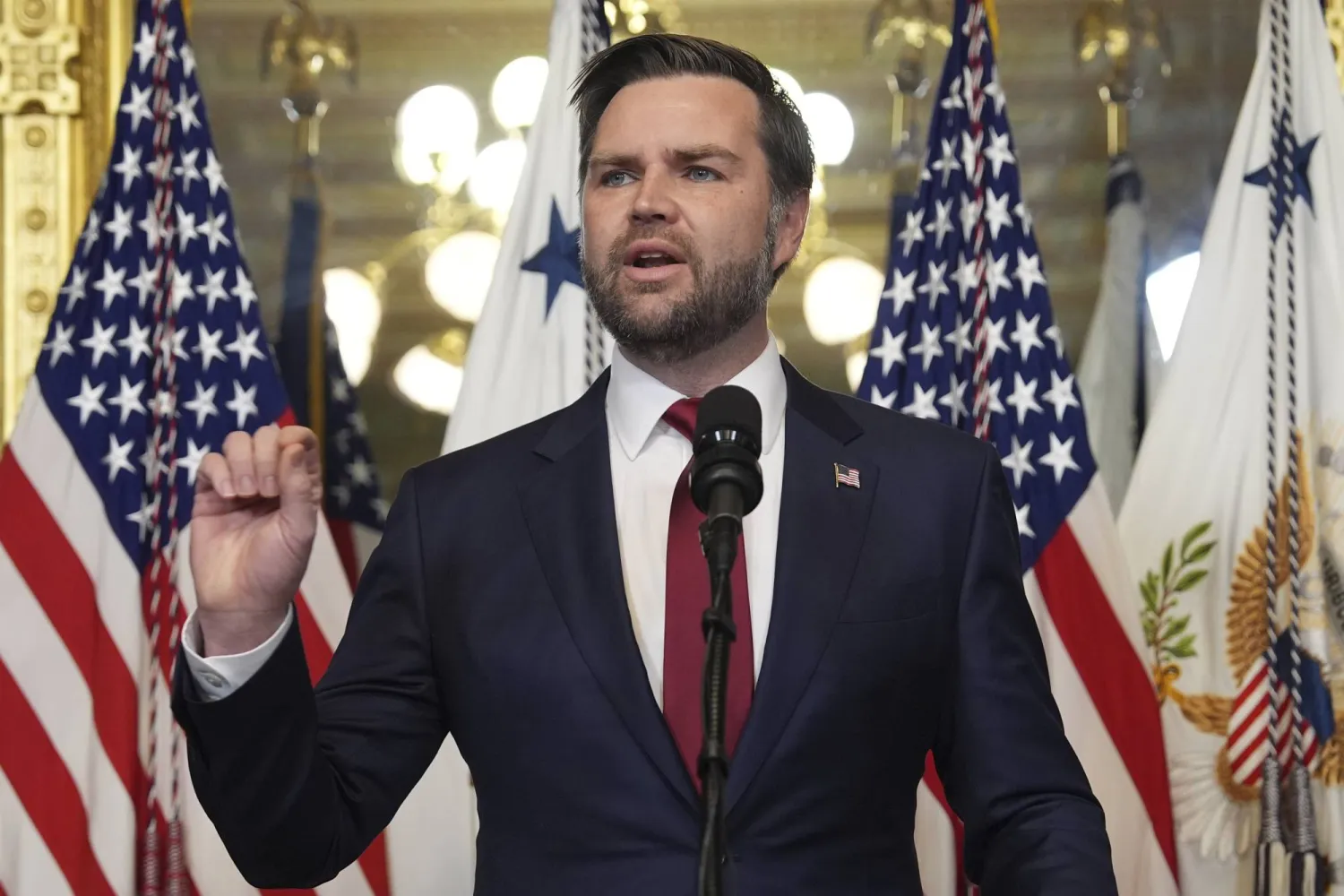 نائب الرئيس الأميركي: الرئيس قدم لنا توجيهات واضحة للغاية حول مفاوضات إسلام آباد وسنرى ما ستؤول إليه الأمور