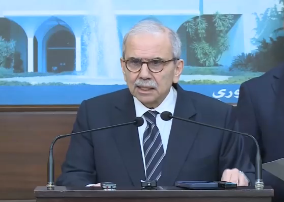رئيس الحكومة اللبنانية يؤكد على ضرورة المباشرة فورا بحصر السلاح 