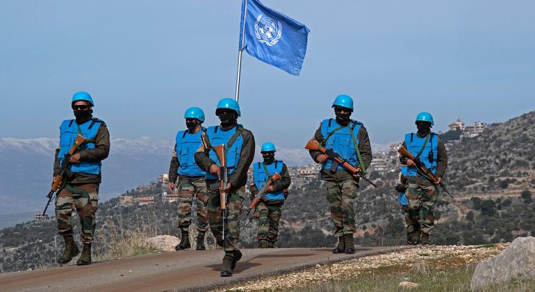 قوة الأمم المتحدة لحفظ السلام: وفاة جندي إندونيسي من قوات حفظ السلام أصيب الشهر الماضي في لبنان