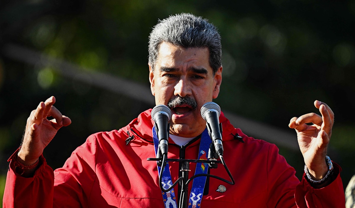 لمواجهة التهديدات الأميركية .. مادورو يكشف آلاف الصواريخ  الروسية "إيغلا-إس" 