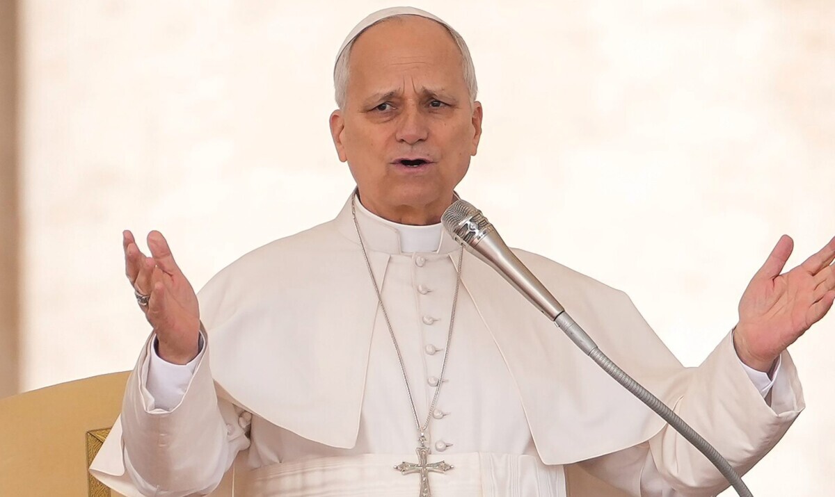 البابا لاوون الرابع عشر: سأواصل التنديد بالحرب رغم هجوم ترامب