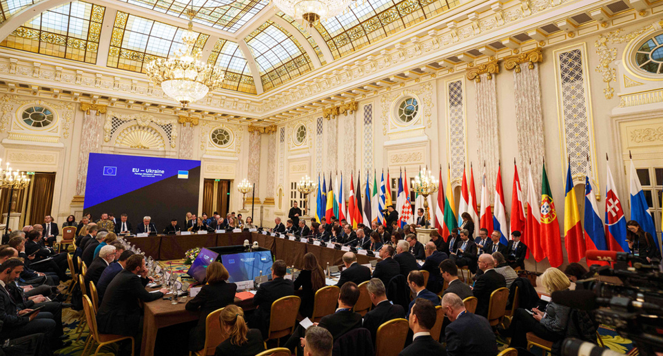 المفوضية الأوروبية تطالب المجر بتوضيحات عاجلة حول تسريب وثائق لروسيا