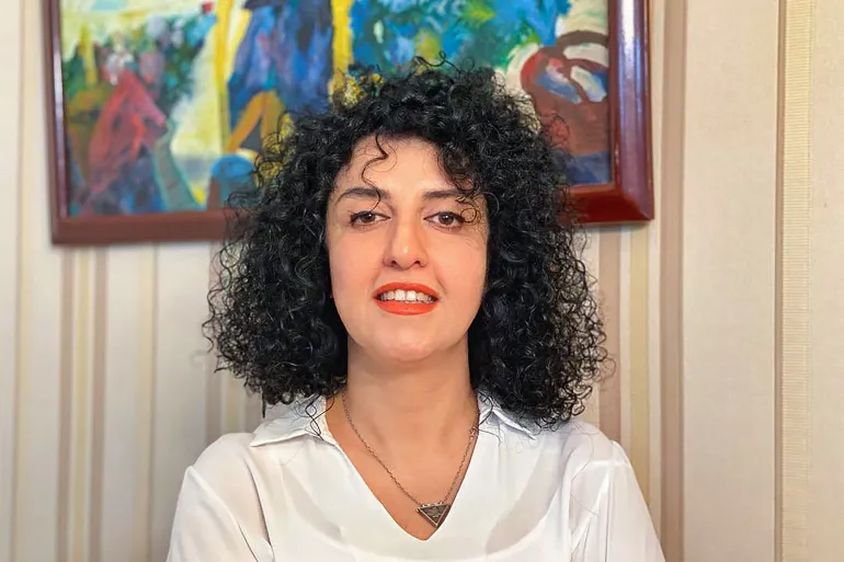 لجنة جائزة "نوبل" للسلام: السلطات الإيرانية مسؤولة عن حياة نرجس محمدي