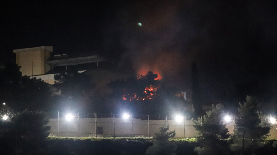 العراق.. واشنطن تدعو رعاياها للمغادرة وانقطاع كامل للكهرباء في البلاد