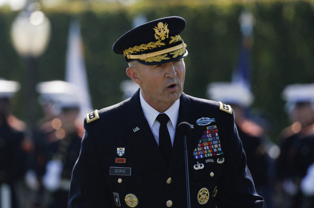 رئيس أركان الجيش الأميركي خارج الخدمة