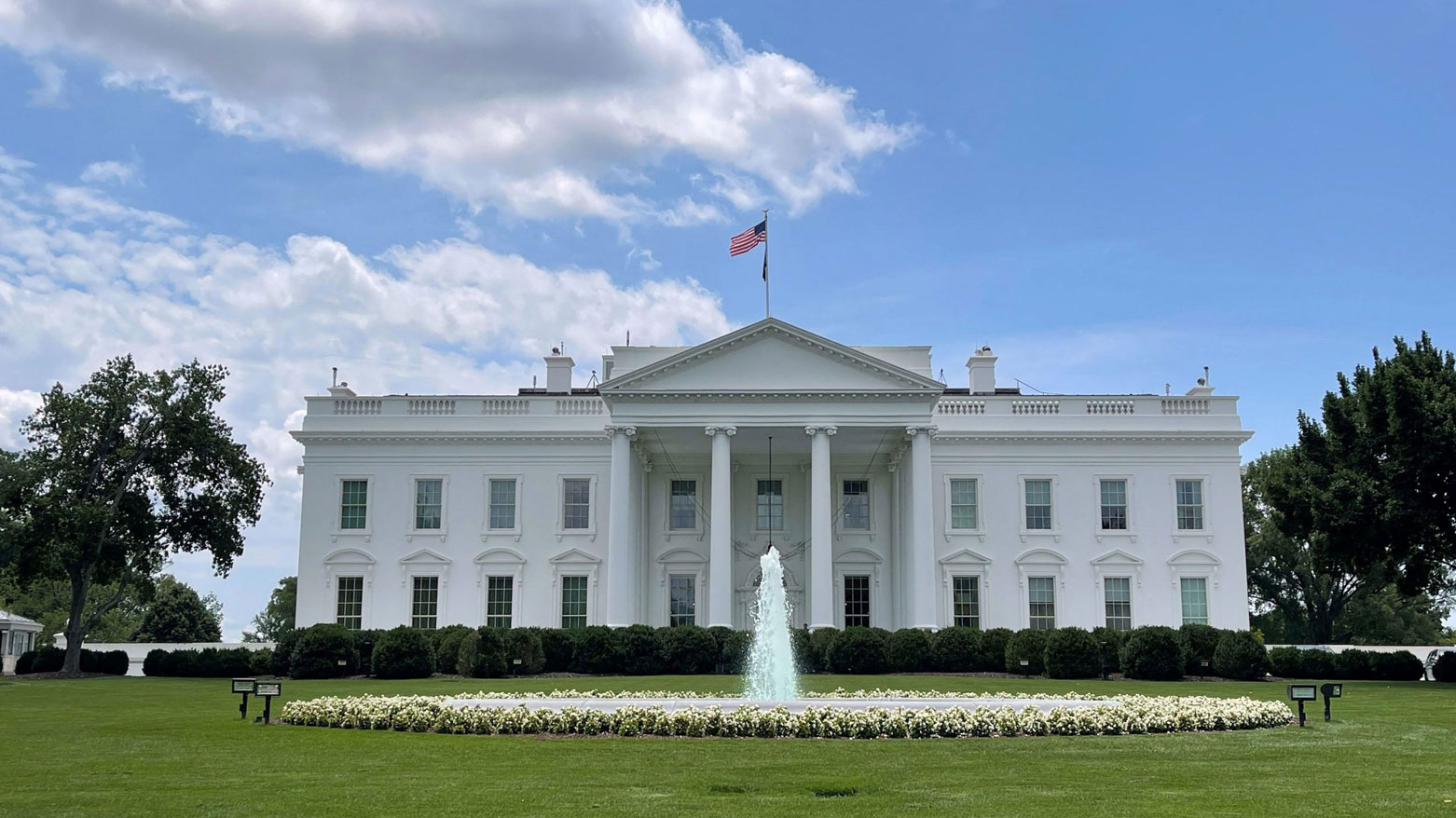 إدارة ترامب تفرض قيود جديدة على دخول المراسلين 