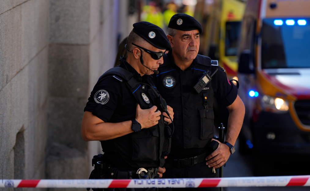 إسبانيا تفكك شبكة تهريب مخدرات بالمروحيات من المغرب