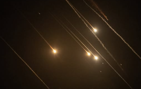 في أول هجوم بعد اتفاق الأسبوعين صواريخ حزب الله تستهدف شمال إسرائيل