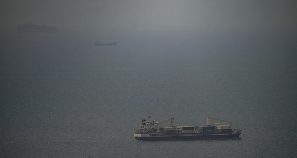 الحرس الثوري يحتجز سفينتين في مضيق هرمز لمخالفتهما قواعد الملاحة