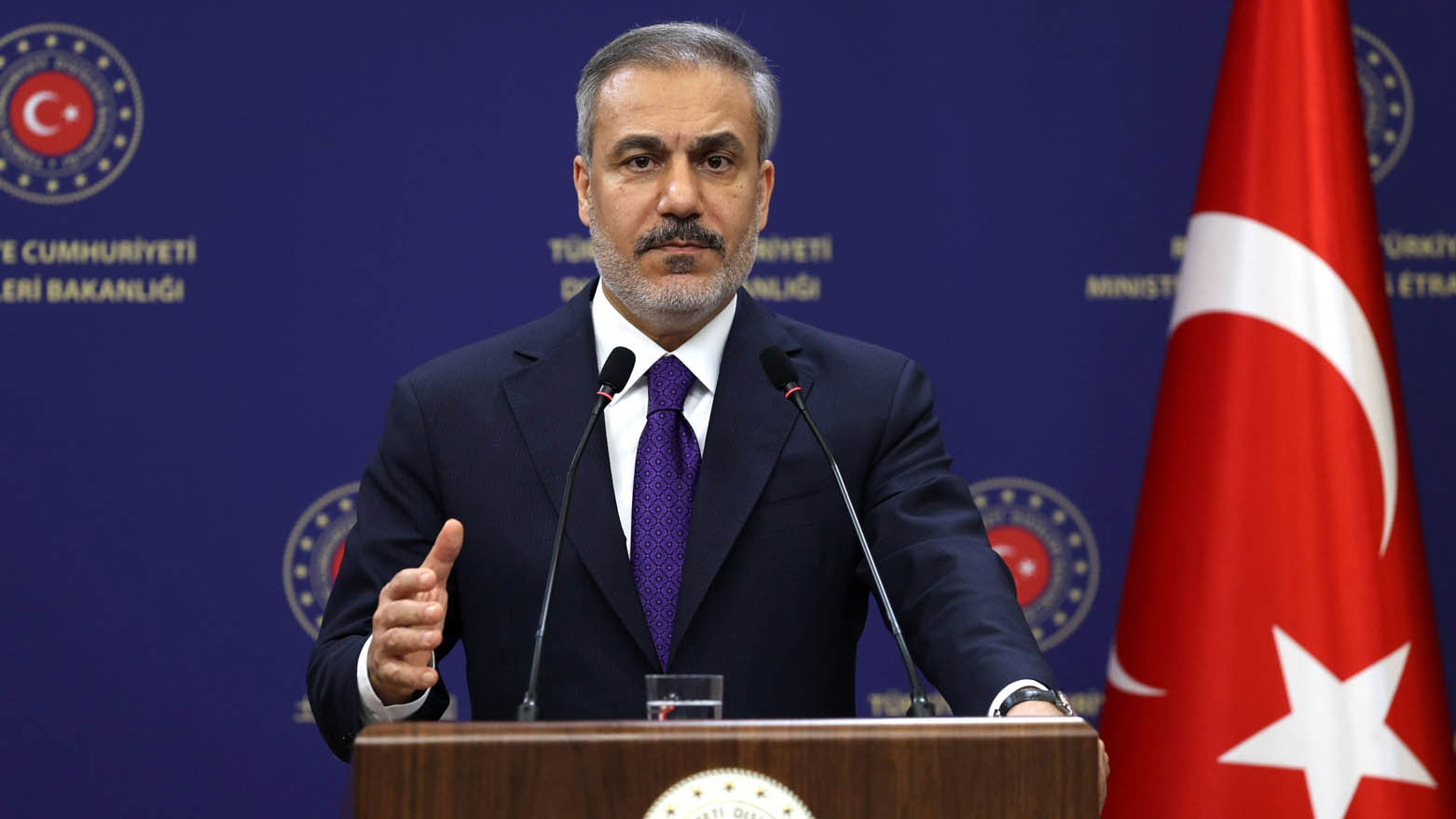 وزير الخارجية التركي: هناك احتمال أن نشهد اشتباكات أوسع خلال المرحلة المقبلة