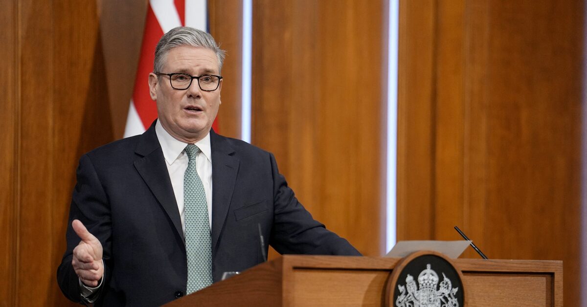 متحدث باسم رئيس الوزراء البريطاني: ستارمر لن يخضع لضغوط بشأن حرب إيران