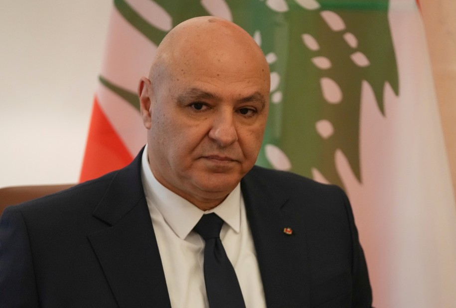 عون يدعو لتسليم السلاح وحصره بيد الدولة اليوم قبل الغد       