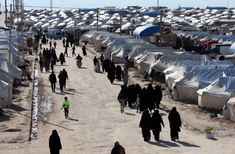 قوات سوريا الديمقراطية تعلن الانسحاب من مخيم الهول وإعادة التموضع